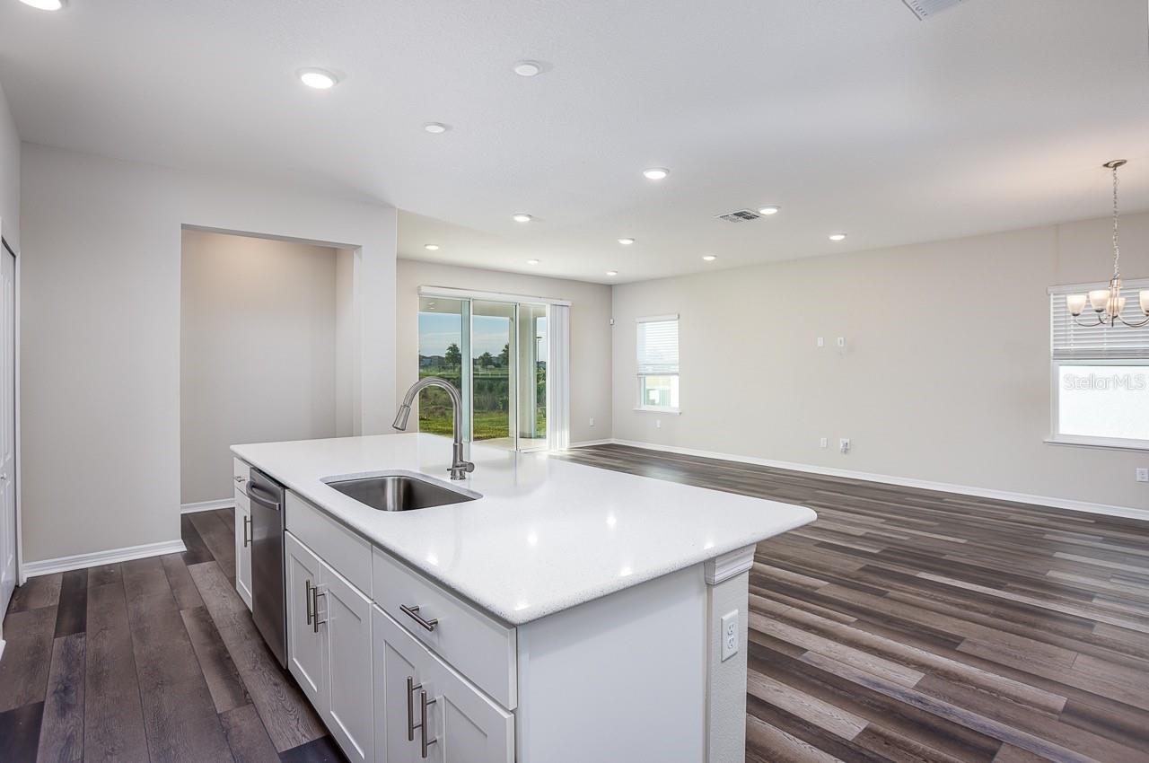 ROYAL HIGHLANDS - Residential