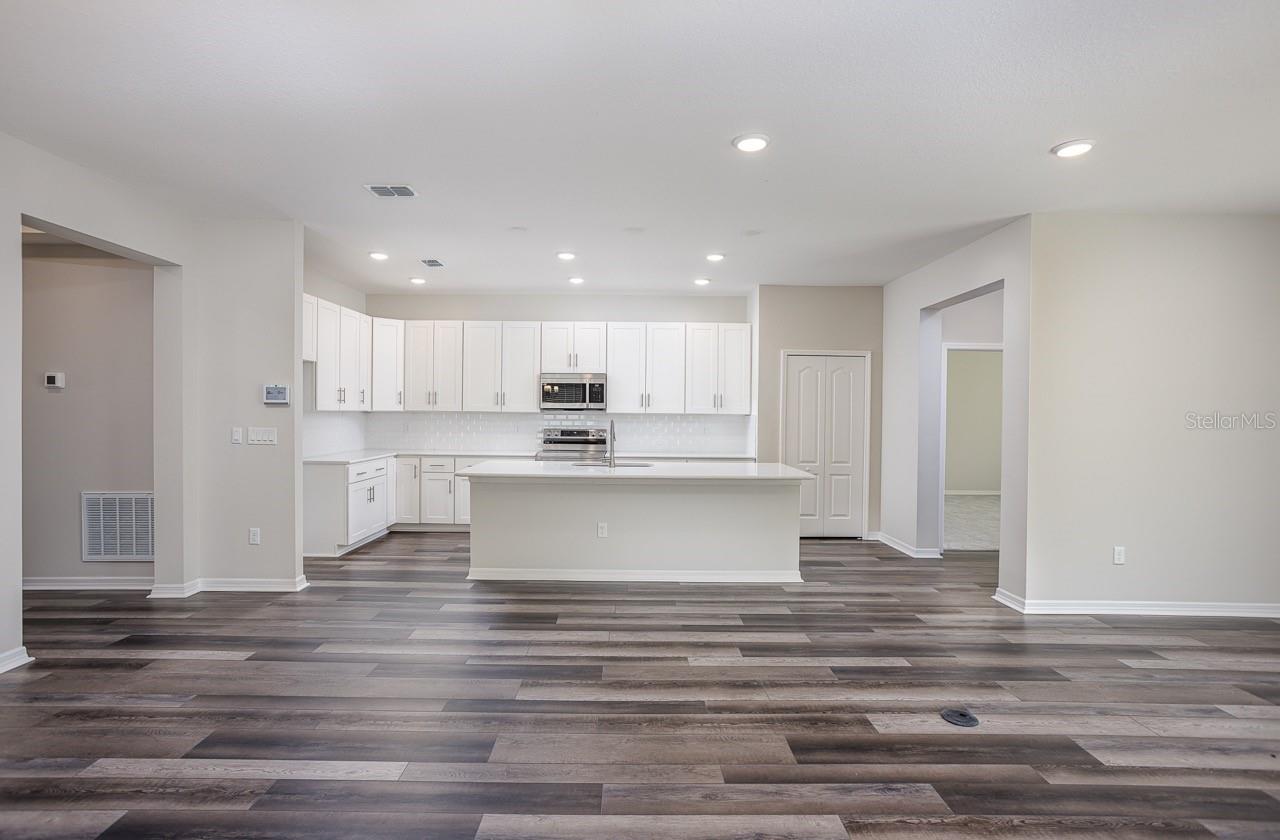 ROYAL HIGHLANDS - Residential