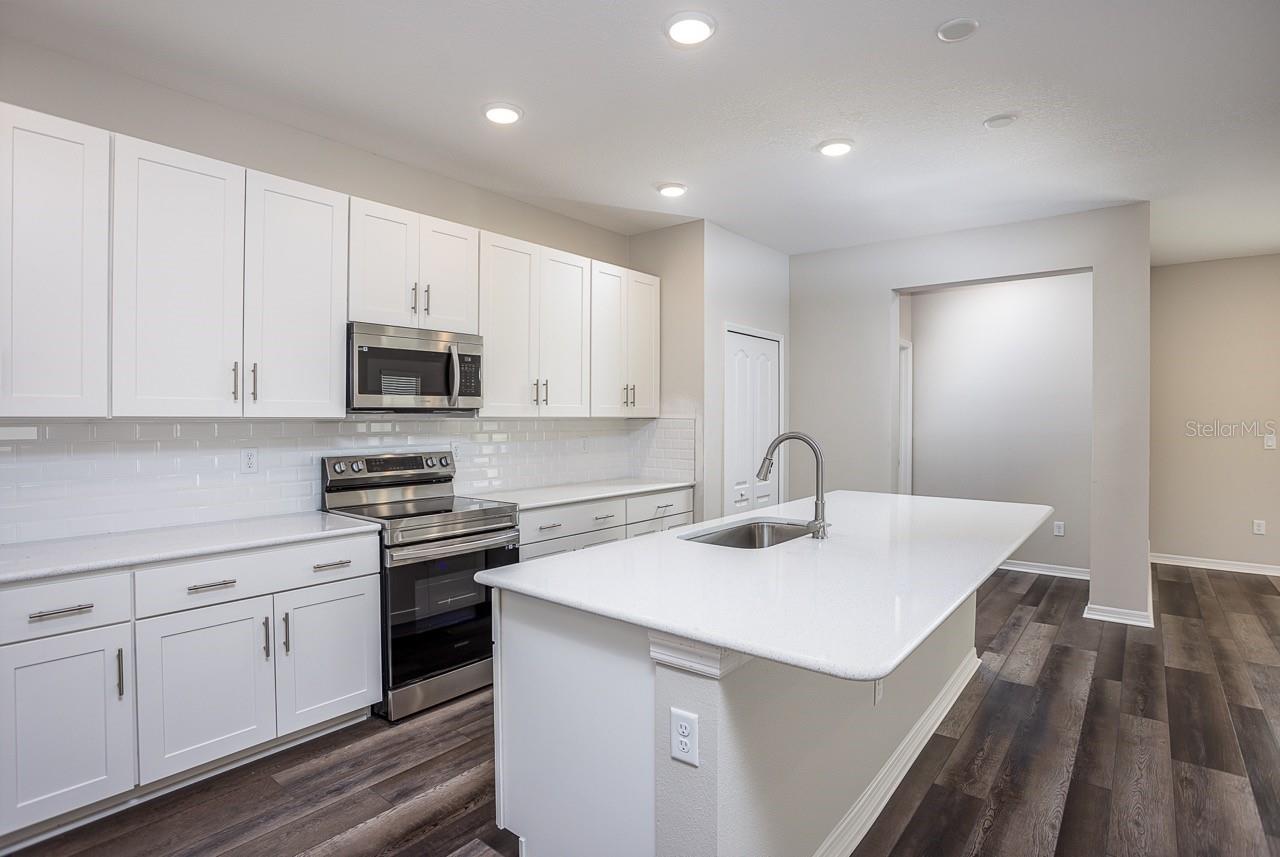 ROYAL HIGHLANDS - Residential