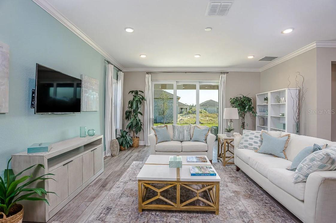ROYAL HIGHLANDS - Residential