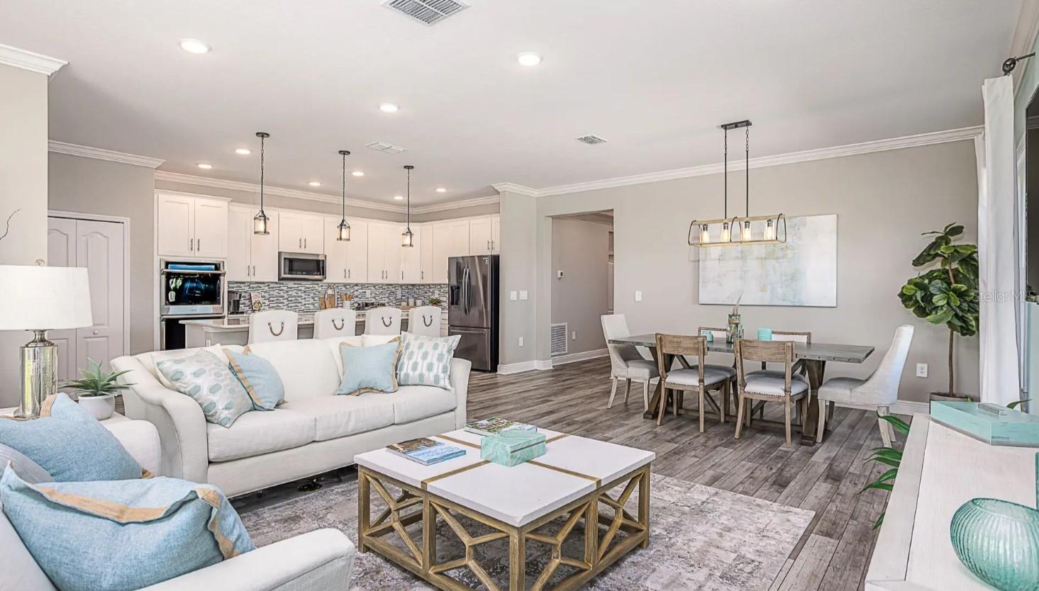 ROYAL HIGHLANDS - Residential