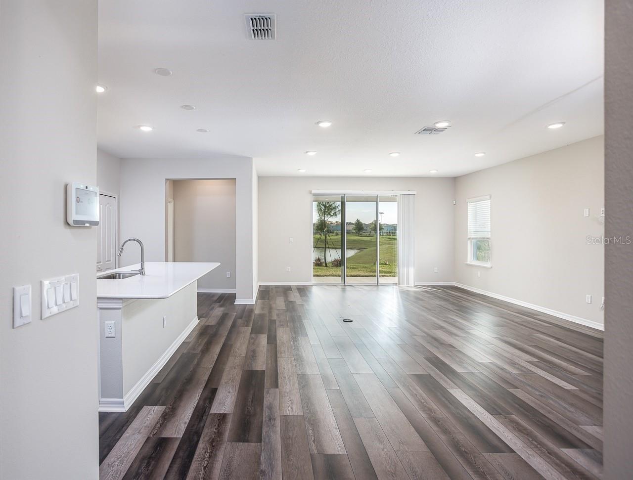 ROYAL HIGHLANDS - Residential