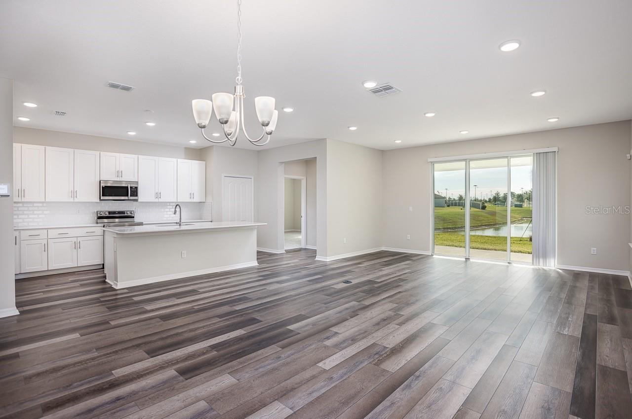 ROYAL HIGHLANDS - Residential