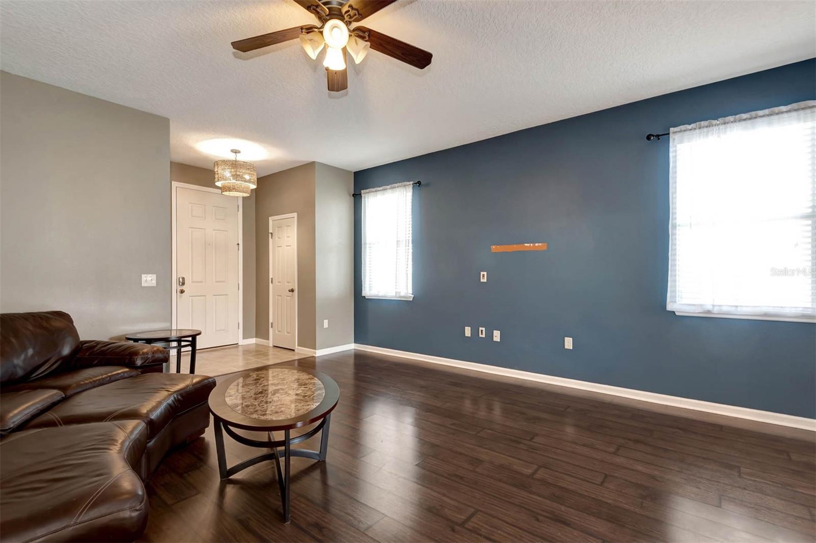 1 ROCKWELL LANE W