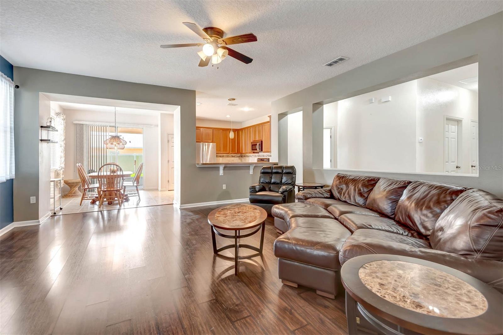 1 ROCKWELL LANE W