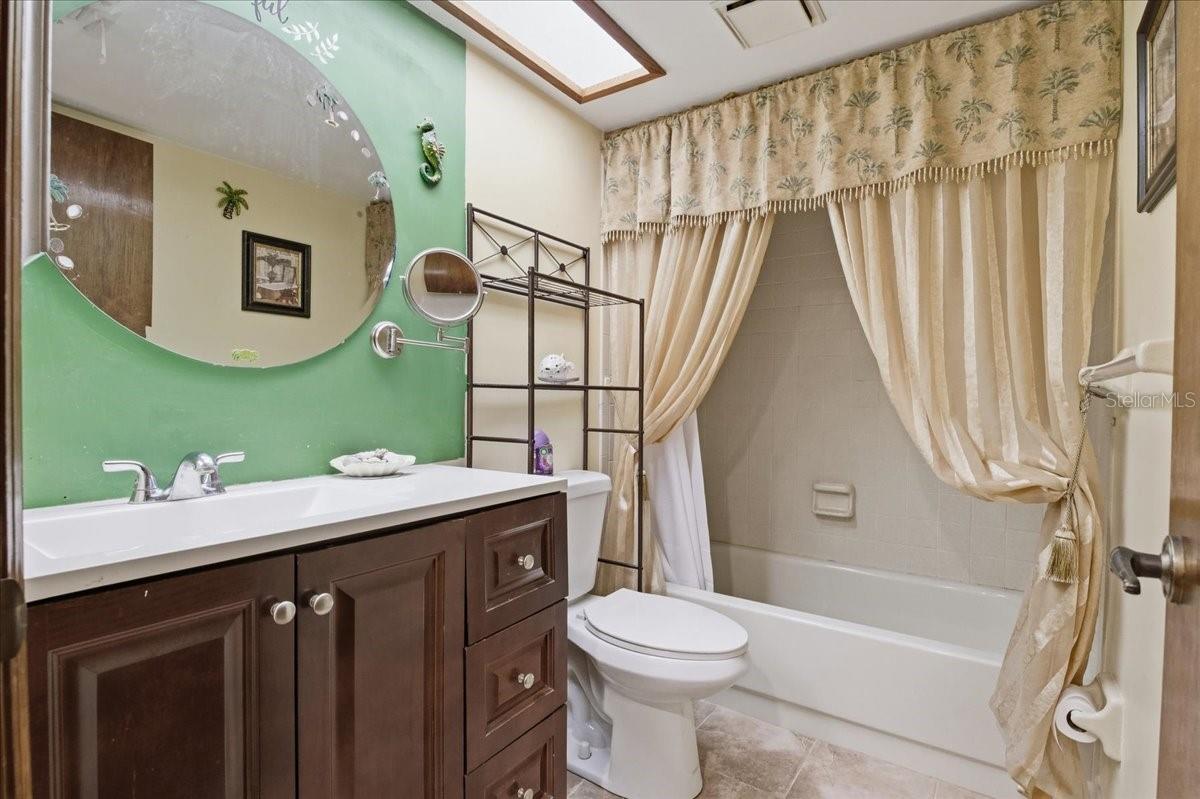 COUNTRY OAKS 1 CONDO PH 3 - Residential