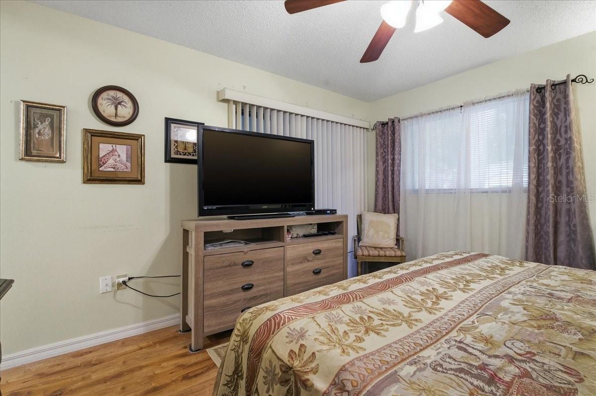 COUNTRY OAKS 1 CONDO PH 3 - Residential