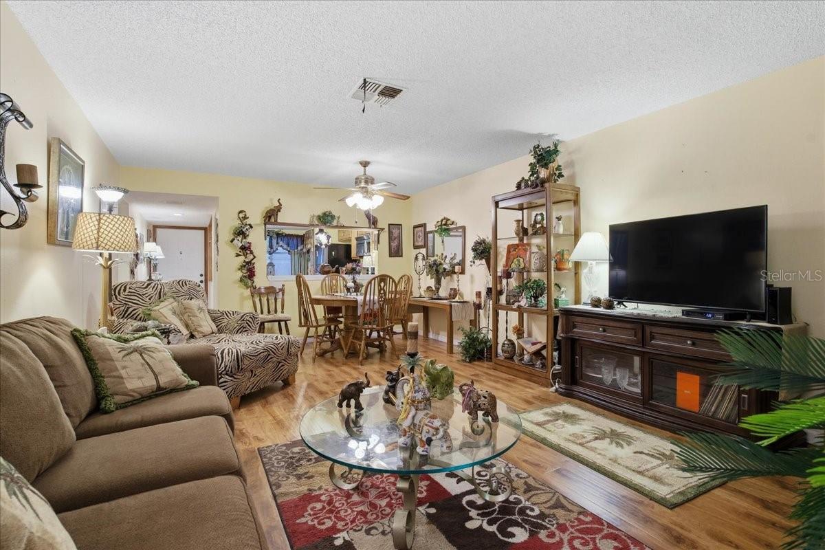 COUNTRY OAKS 1 CONDO PH 3 - Residential