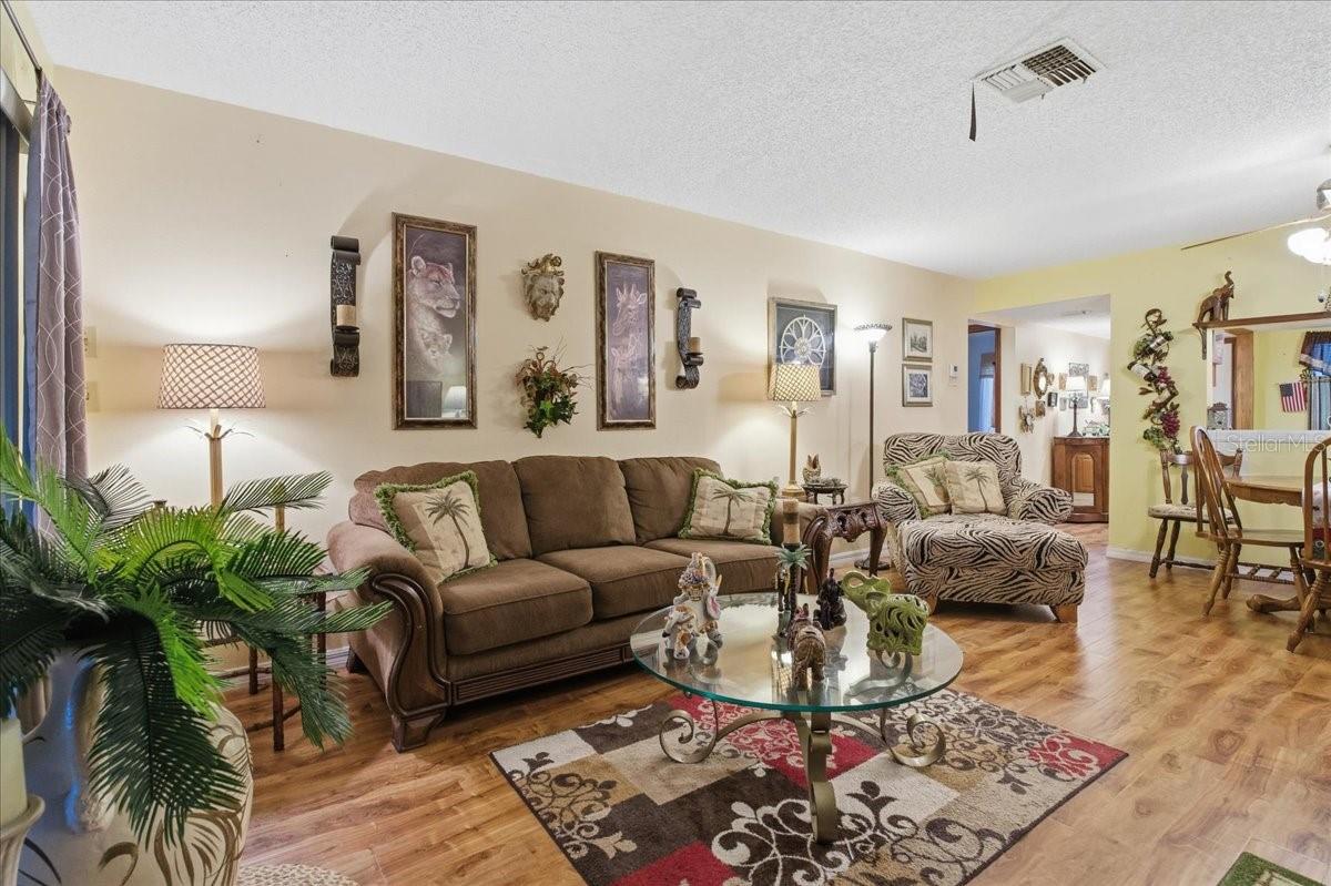 COUNTRY OAKS 1 CONDO PH 3 - Residential