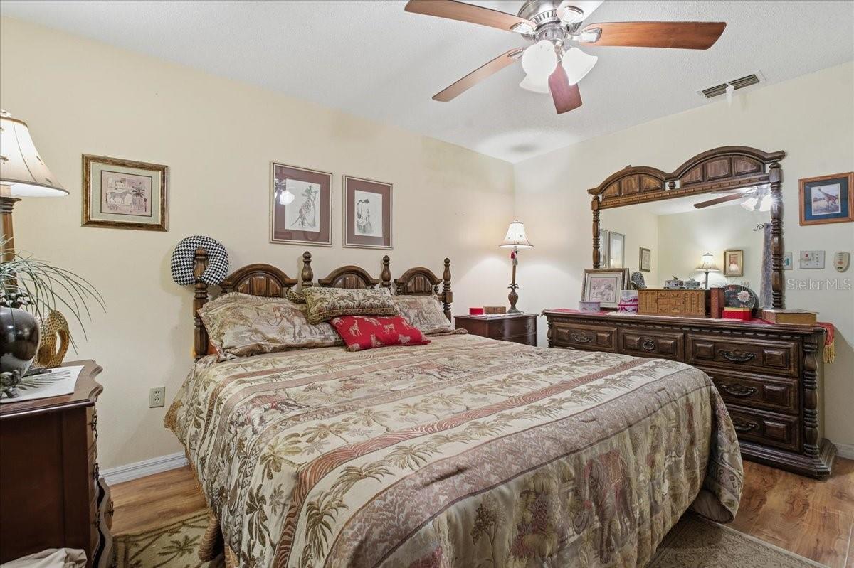 COUNTRY OAKS 1 CONDO PH 3 - Residential