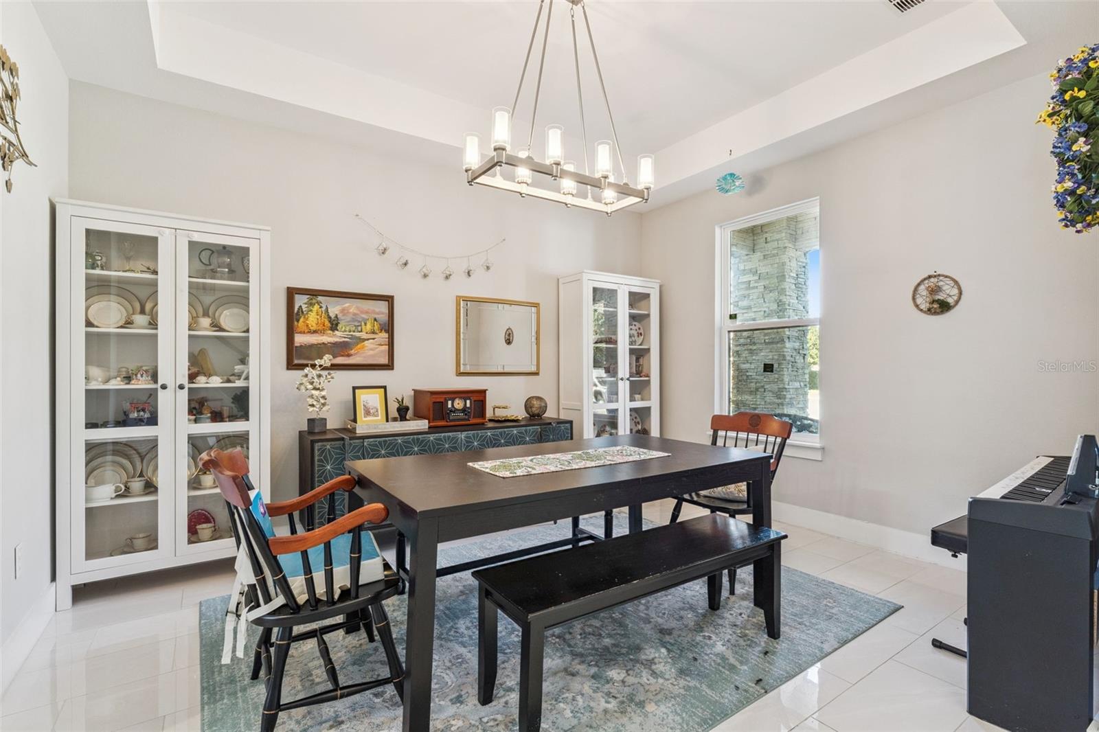 WATERS EDGE/LK NONA - Residential