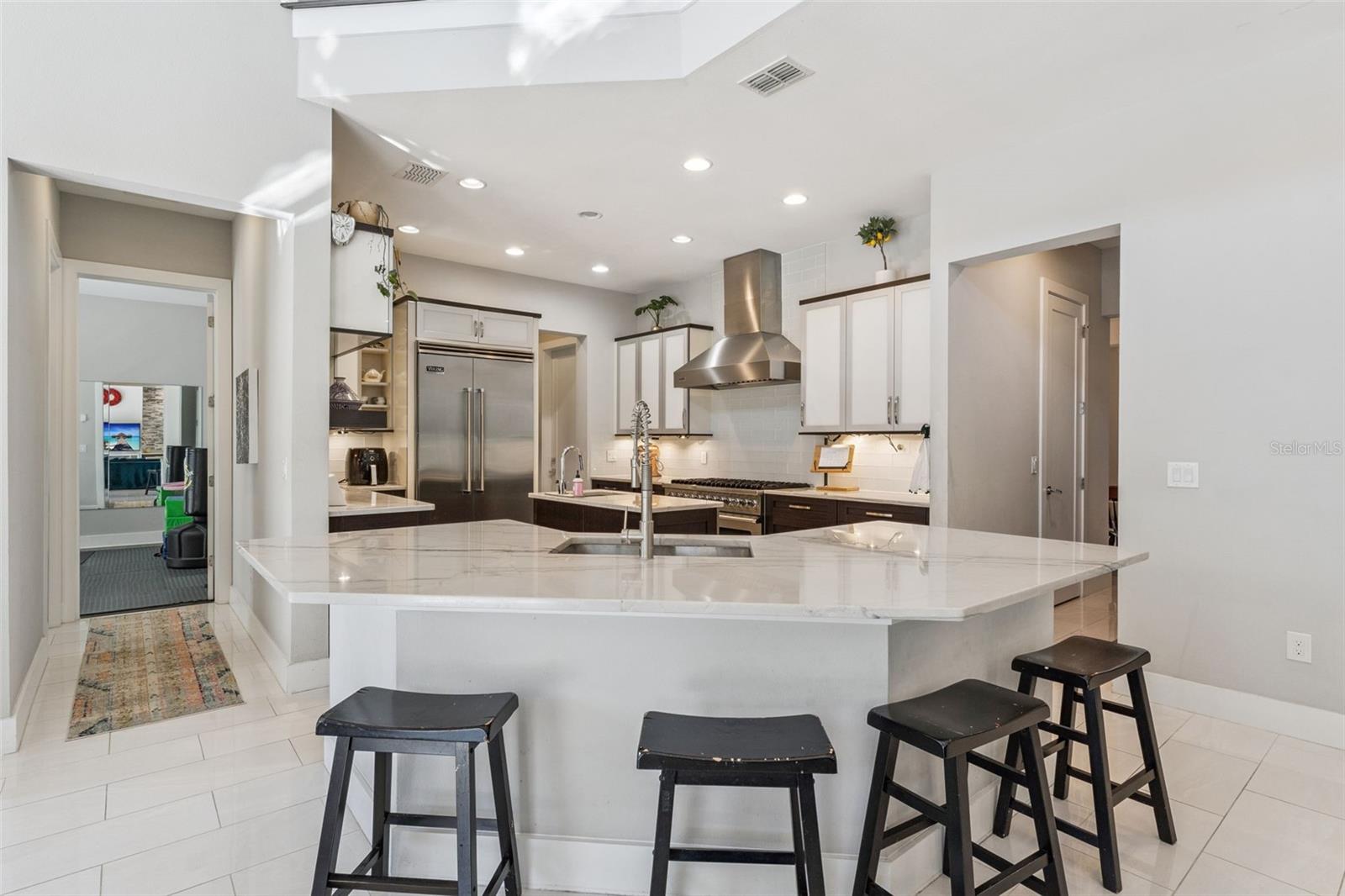 WATERS EDGE/LK NONA - Residential