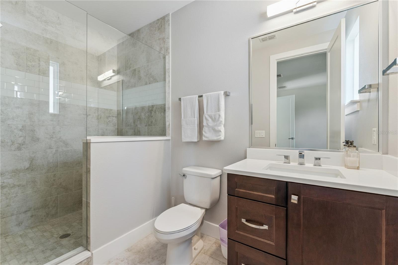 WATERS EDGE/LK NONA - Residential