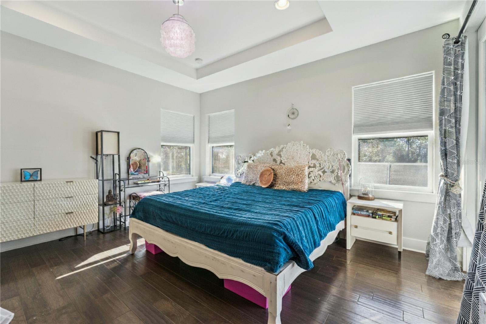 WATERS EDGE/LK NONA - Residential