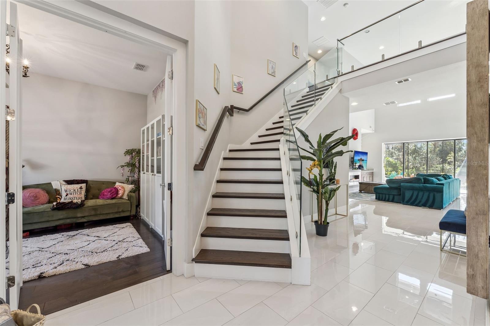 WATERS EDGE/LK NONA - Residential