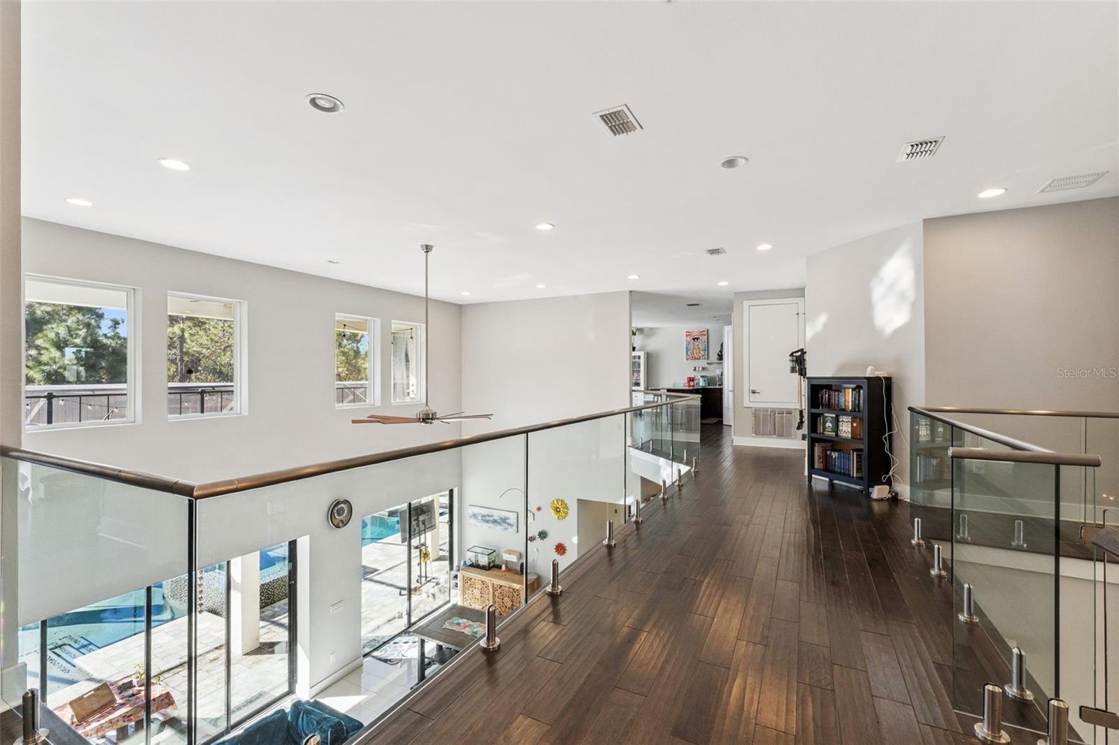 WATERS EDGE/LK NONA - Residential