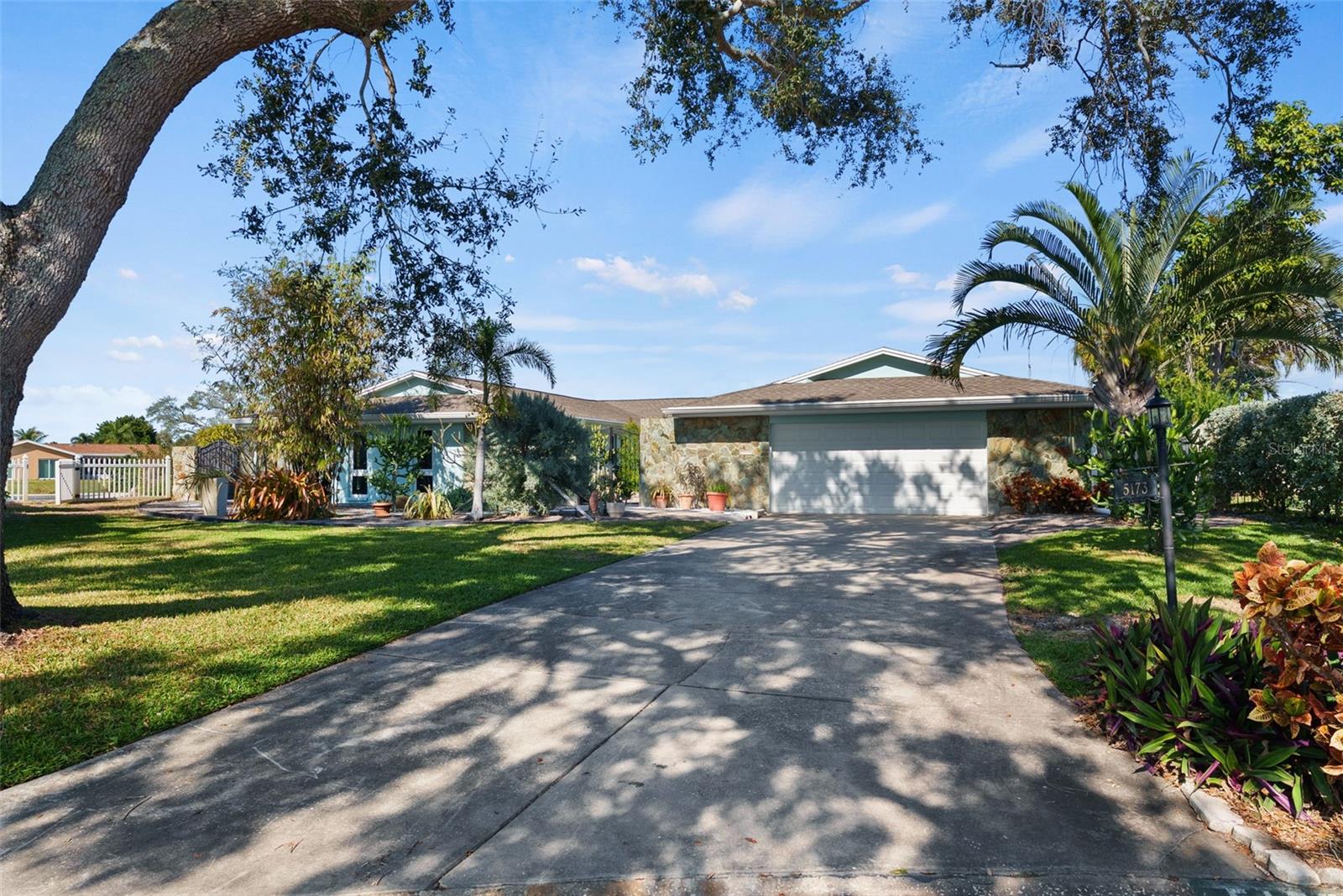 SHORE ACRES VENICE SEC 2ND REPLAT - Residential