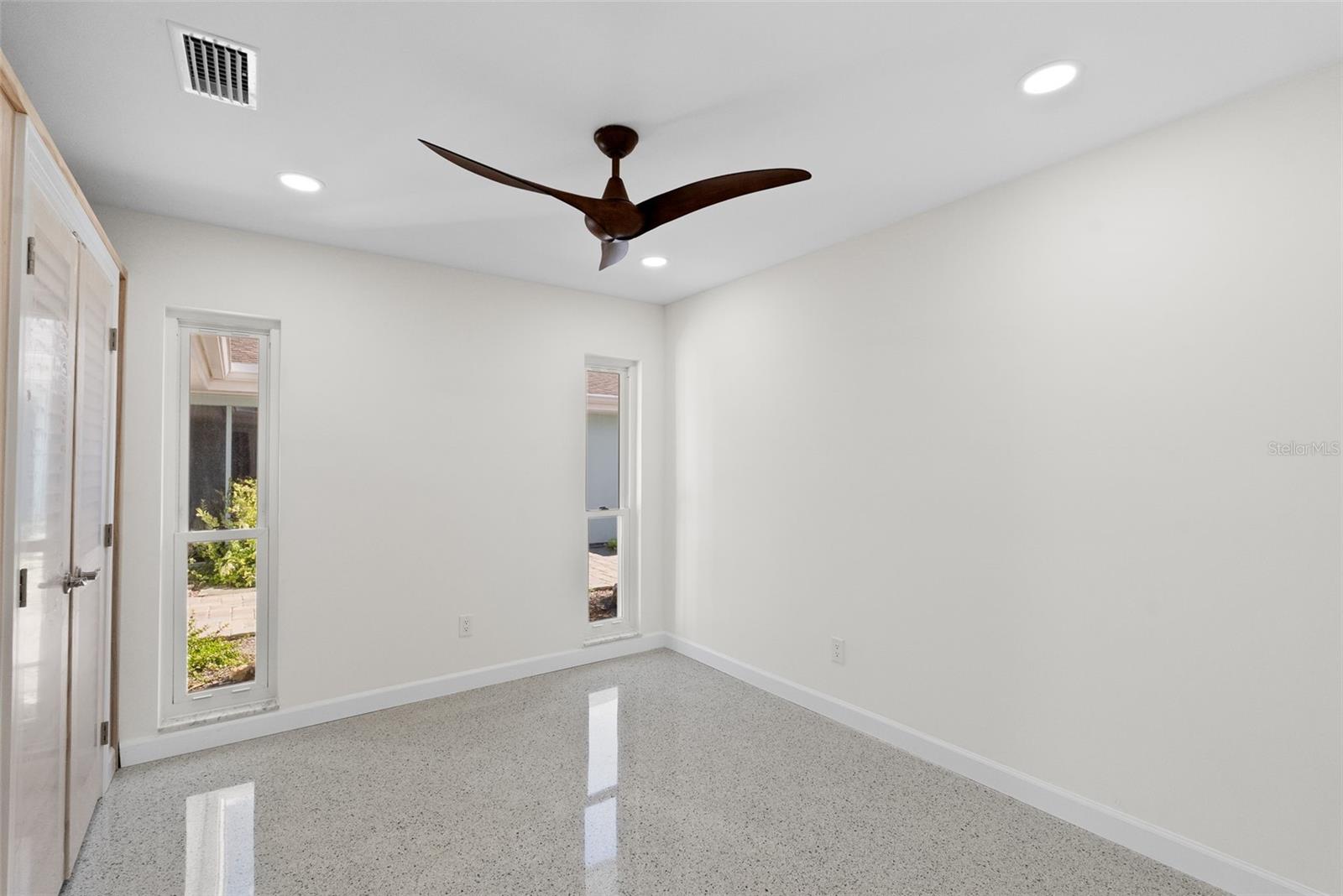 SHORE ACRES VENICE SEC 2ND REPLAT - Residential