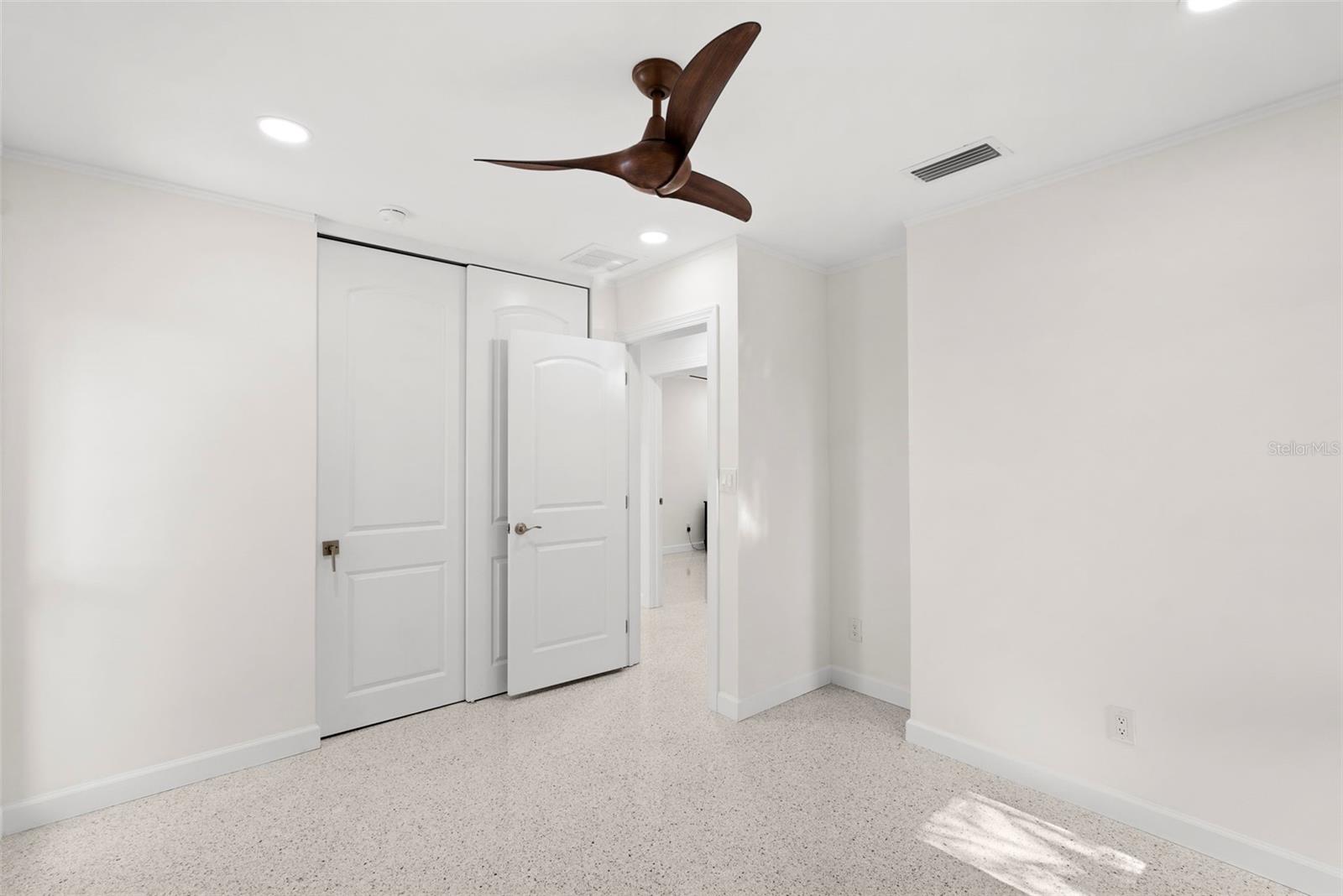 SHORE ACRES VENICE SEC 2ND REPLAT - Residential