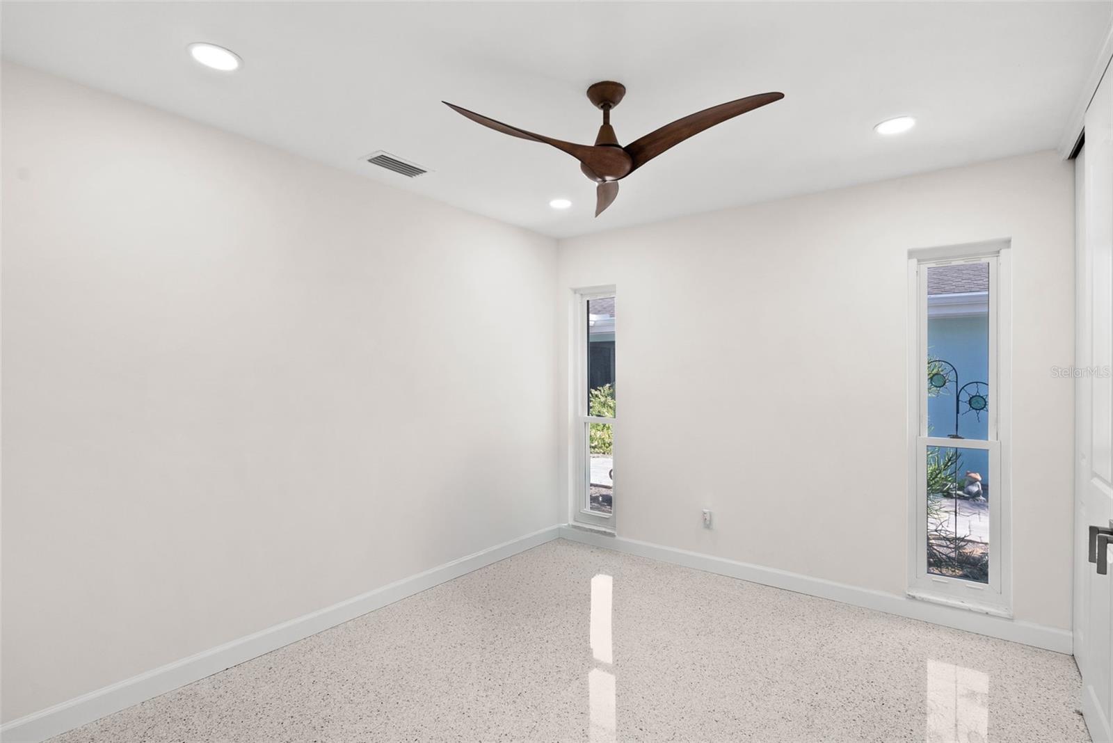 SHORE ACRES VENICE SEC 2ND REPLAT - Residential