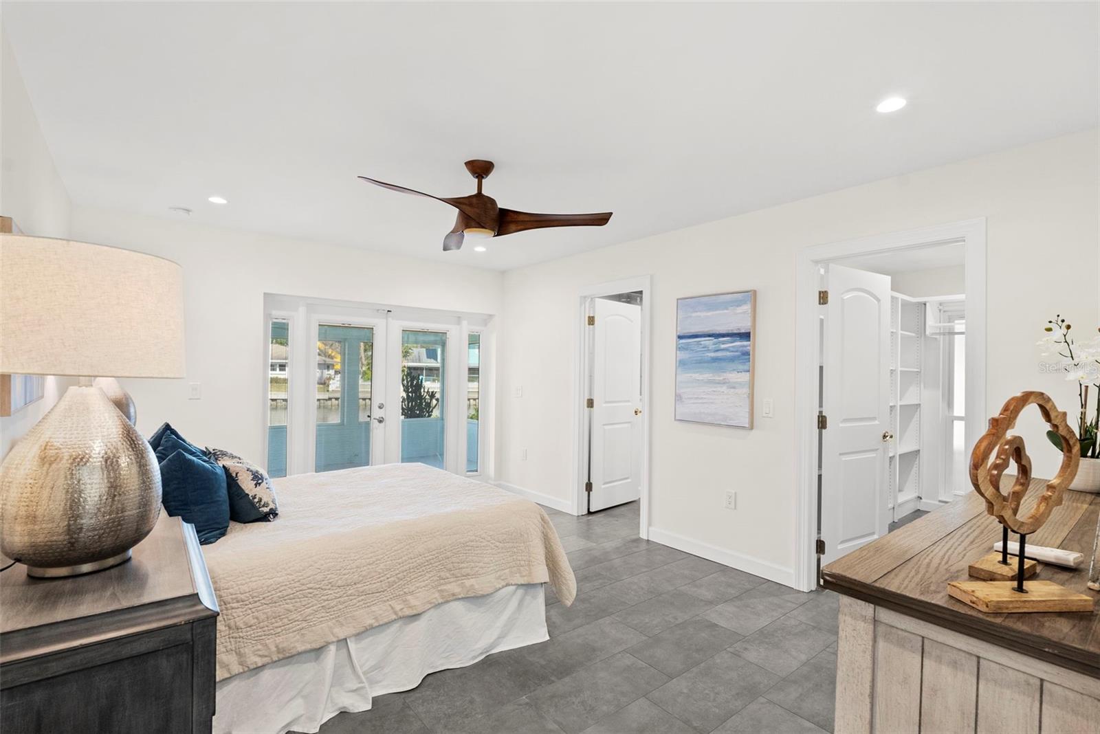 SHORE ACRES VENICE SEC 2ND REPLAT - Residential