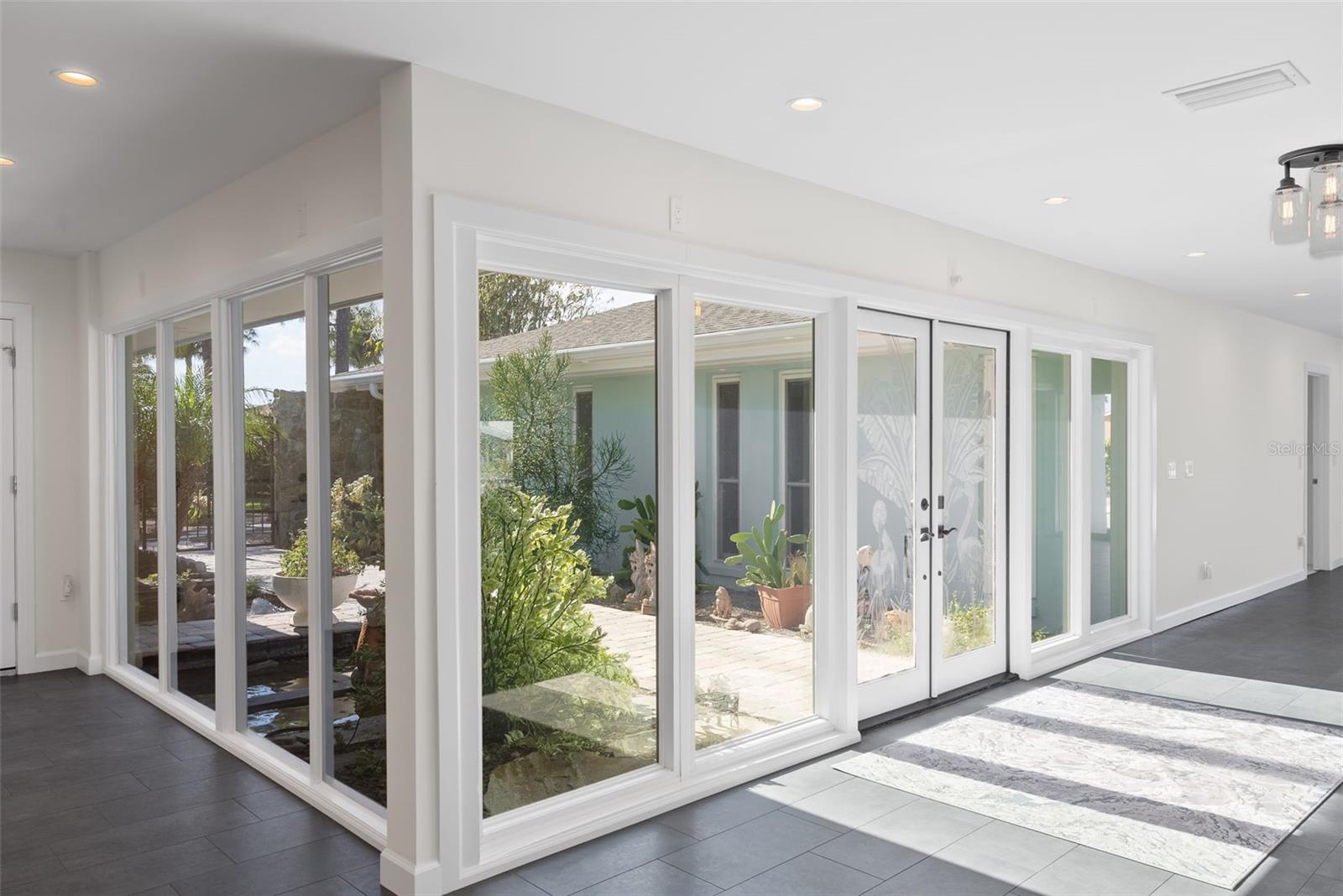 SHORE ACRES VENICE SEC 2ND REPLAT - Residential