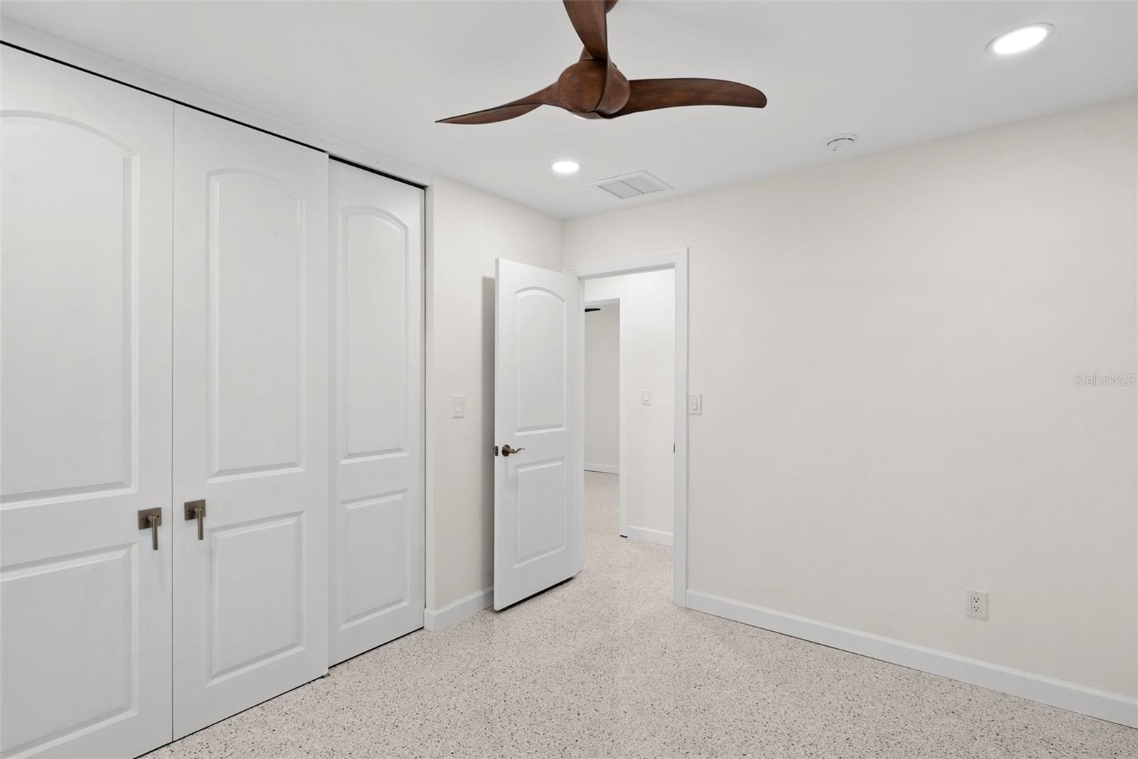 SHORE ACRES VENICE SEC 2ND REPLAT - Residential