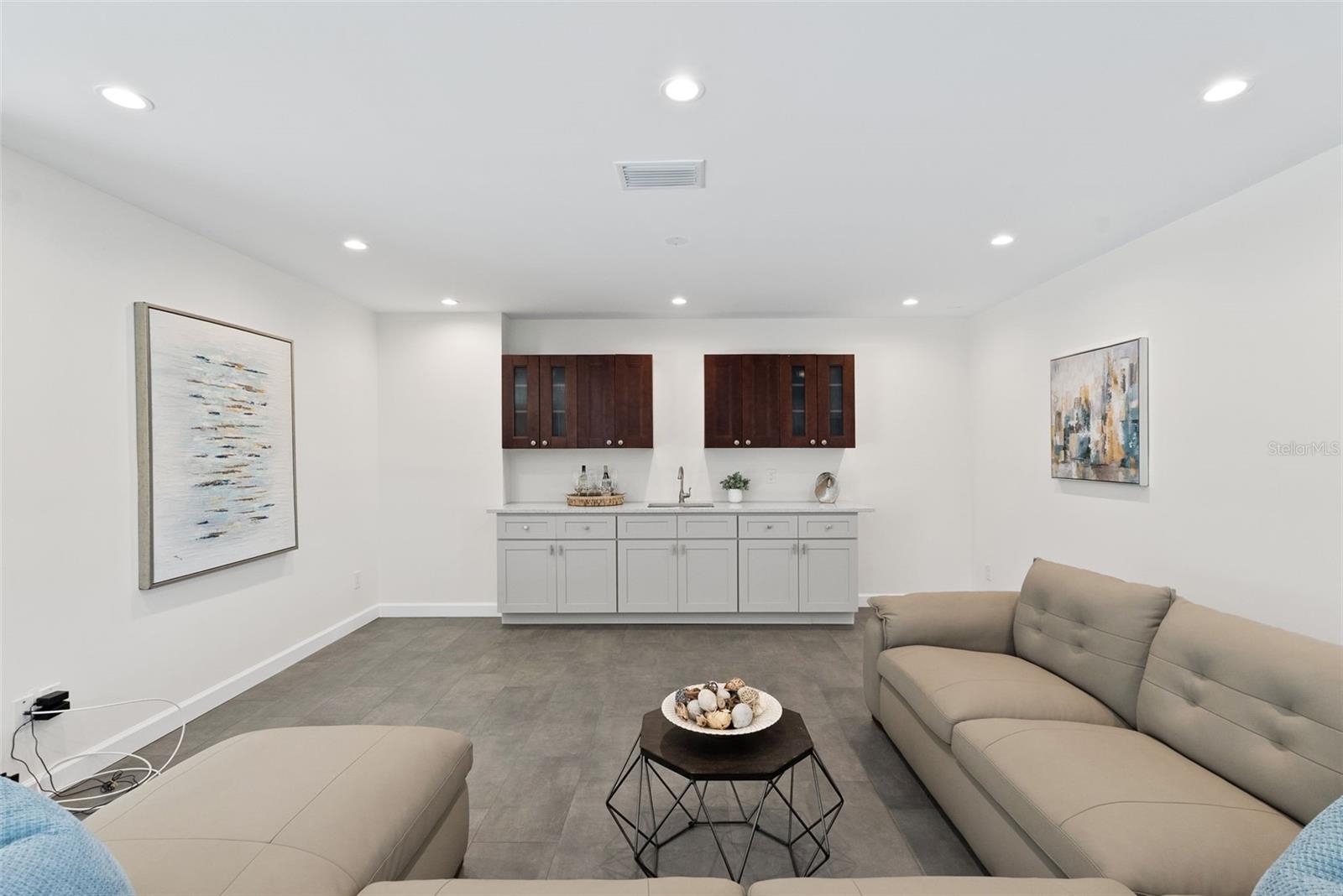 SHORE ACRES VENICE SEC 2ND REPLAT - Residential