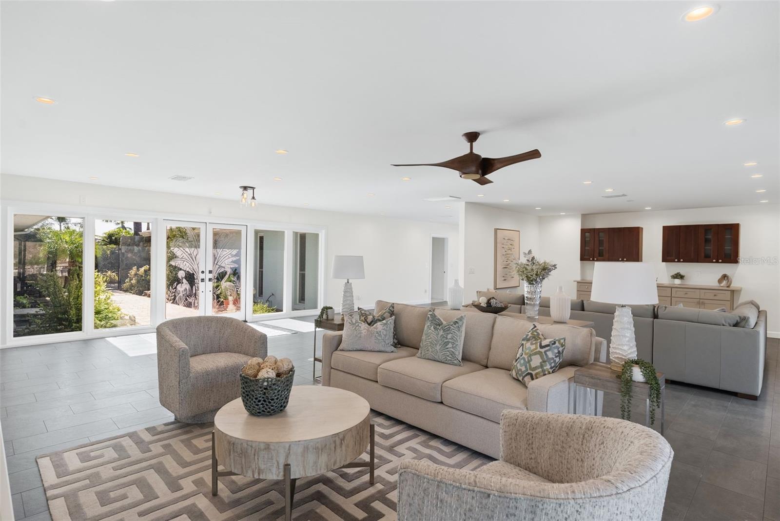 SHORE ACRES VENICE SEC 2ND REPLAT - Residential