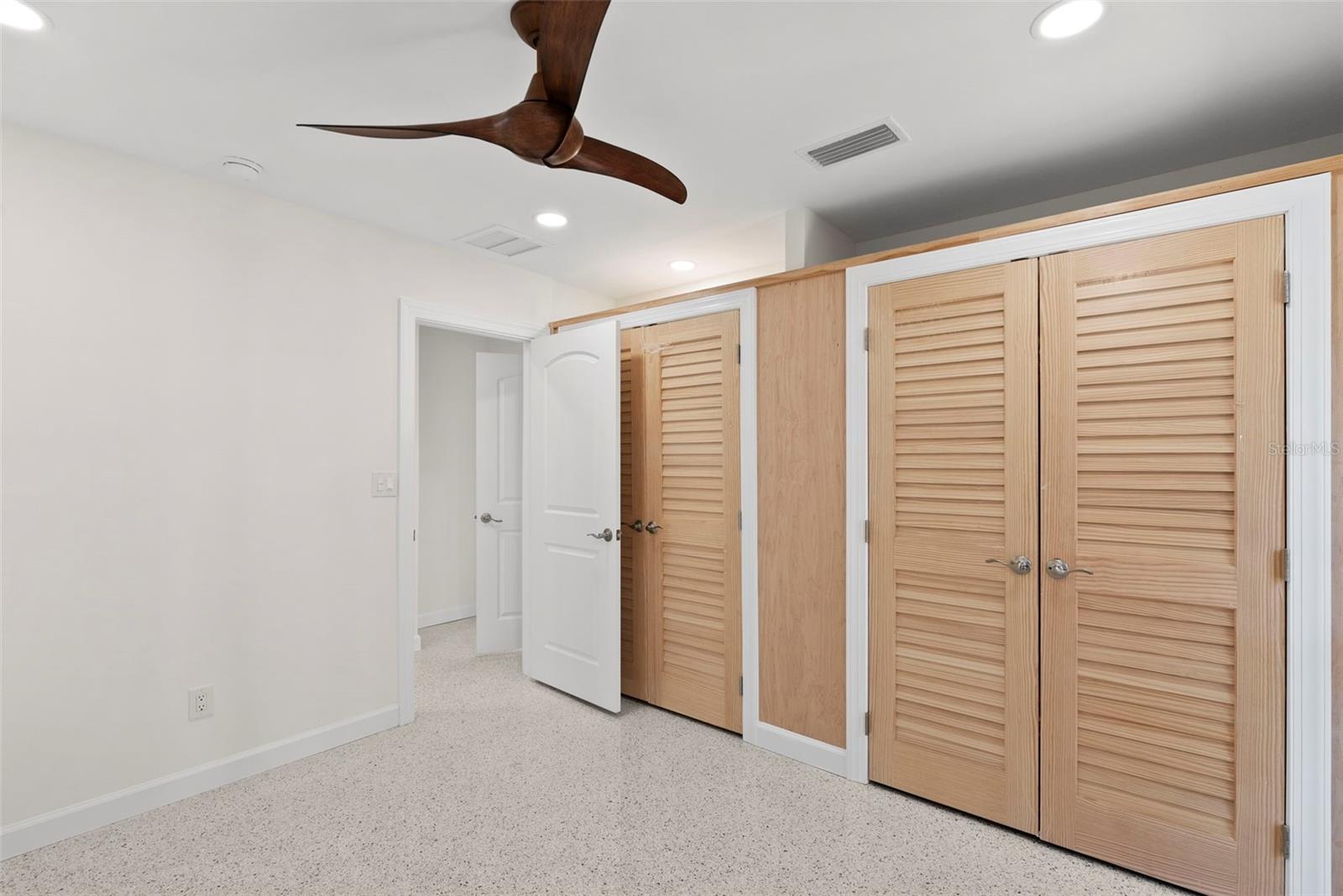 SHORE ACRES VENICE SEC 2ND REPLAT - Residential