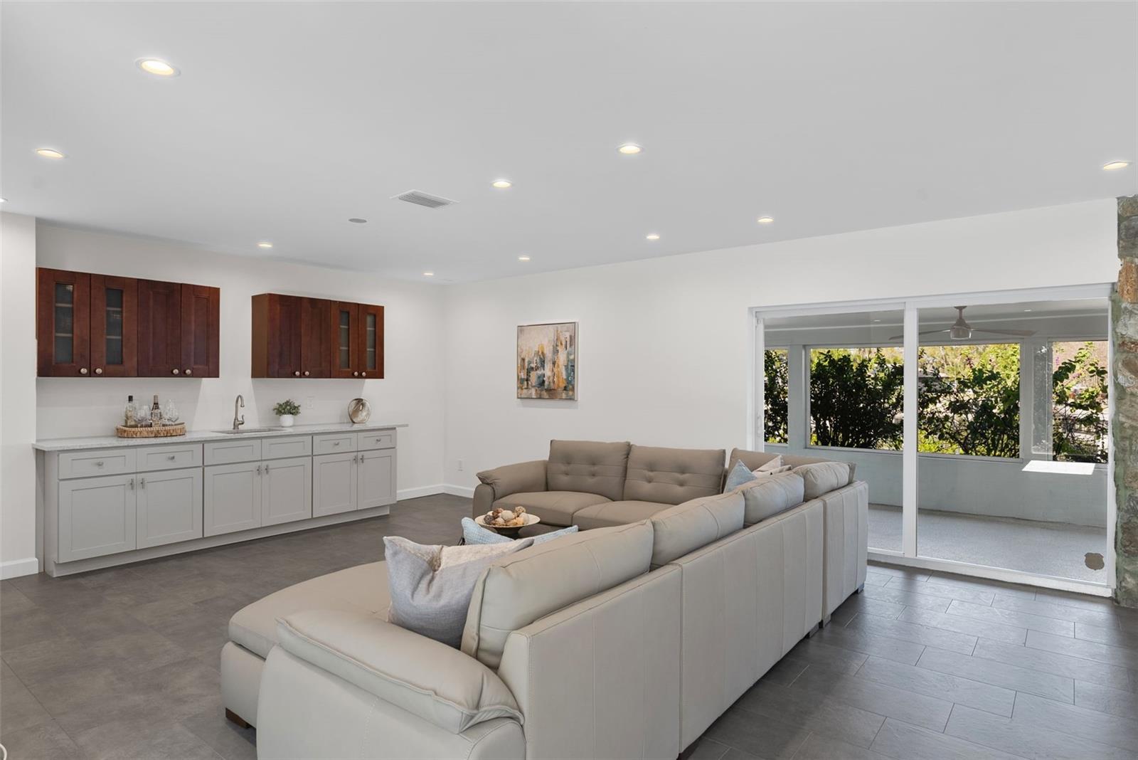 SHORE ACRES VENICE SEC 2ND REPLAT - Residential