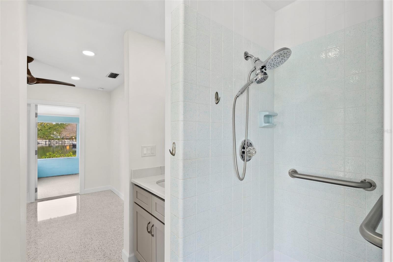 SHORE ACRES VENICE SEC 2ND REPLAT - Residential