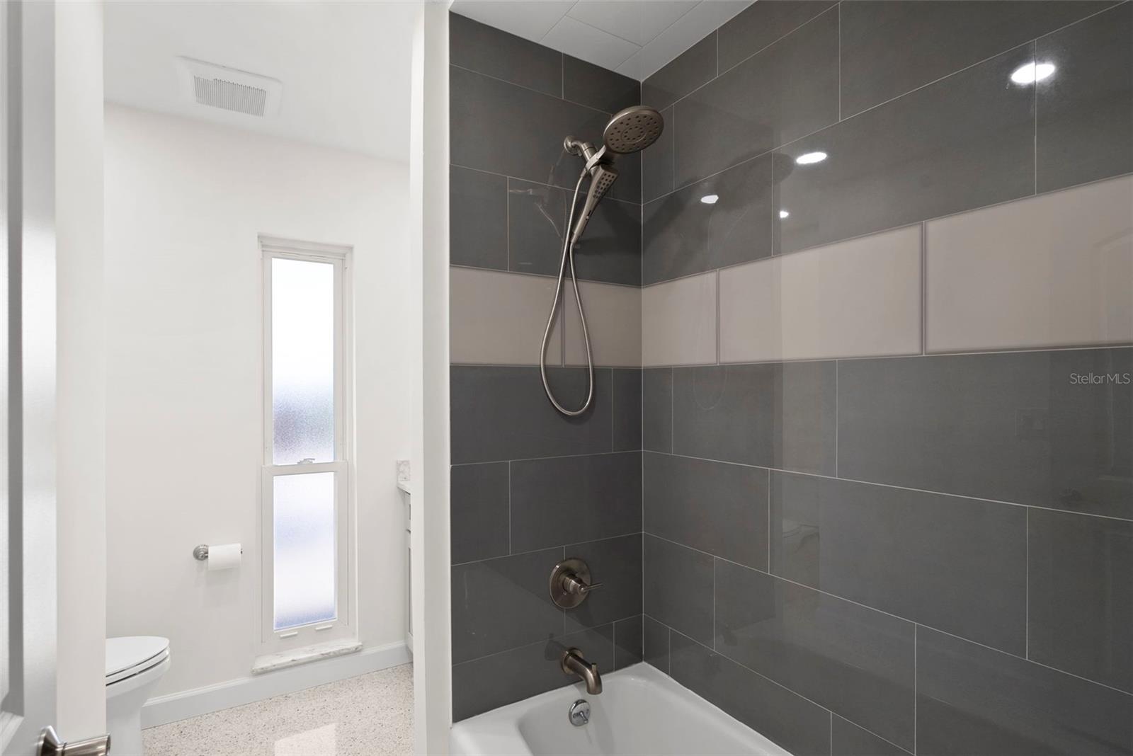 SHORE ACRES VENICE SEC 2ND REPLAT - Residential