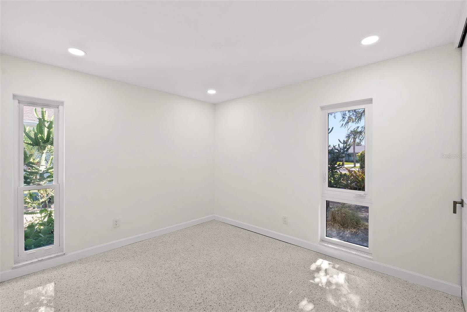 SHORE ACRES VENICE SEC 2ND REPLAT - Residential