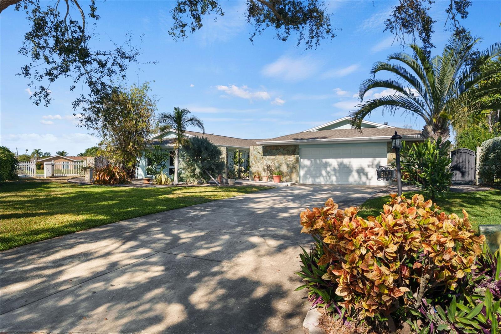 SHORE ACRES VENICE SEC 2ND REPLAT - Residential