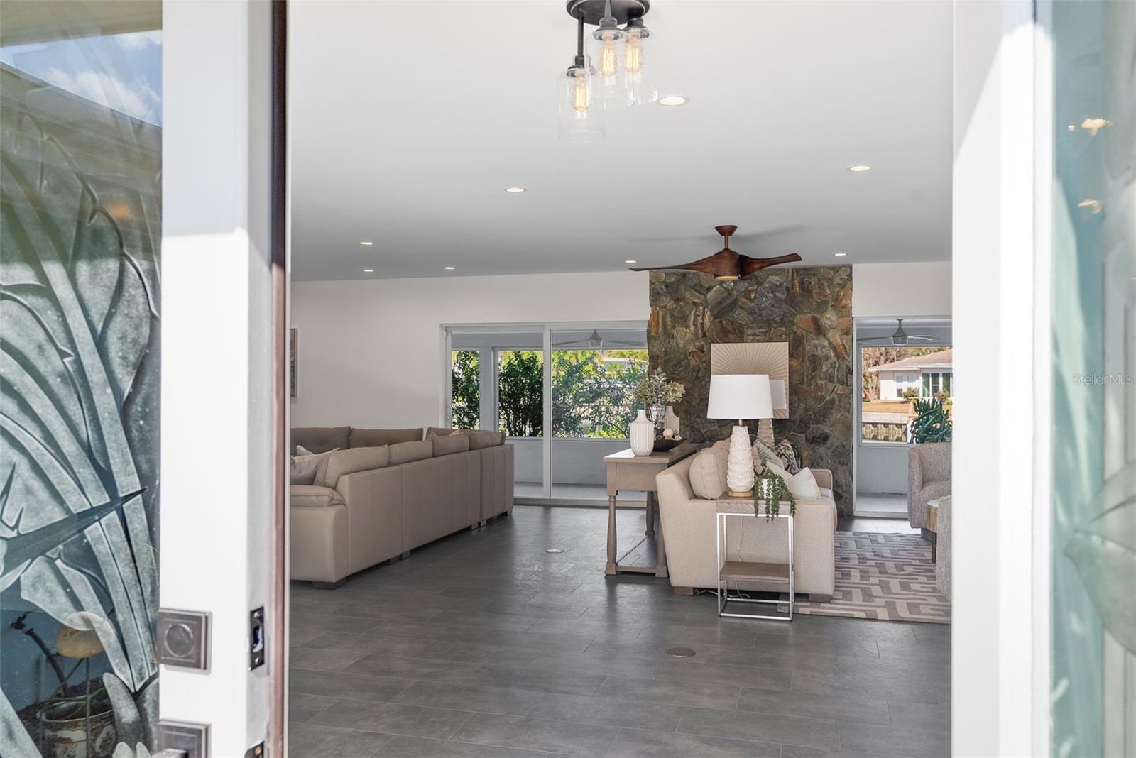 SHORE ACRES VENICE SEC 2ND REPLAT - Residential