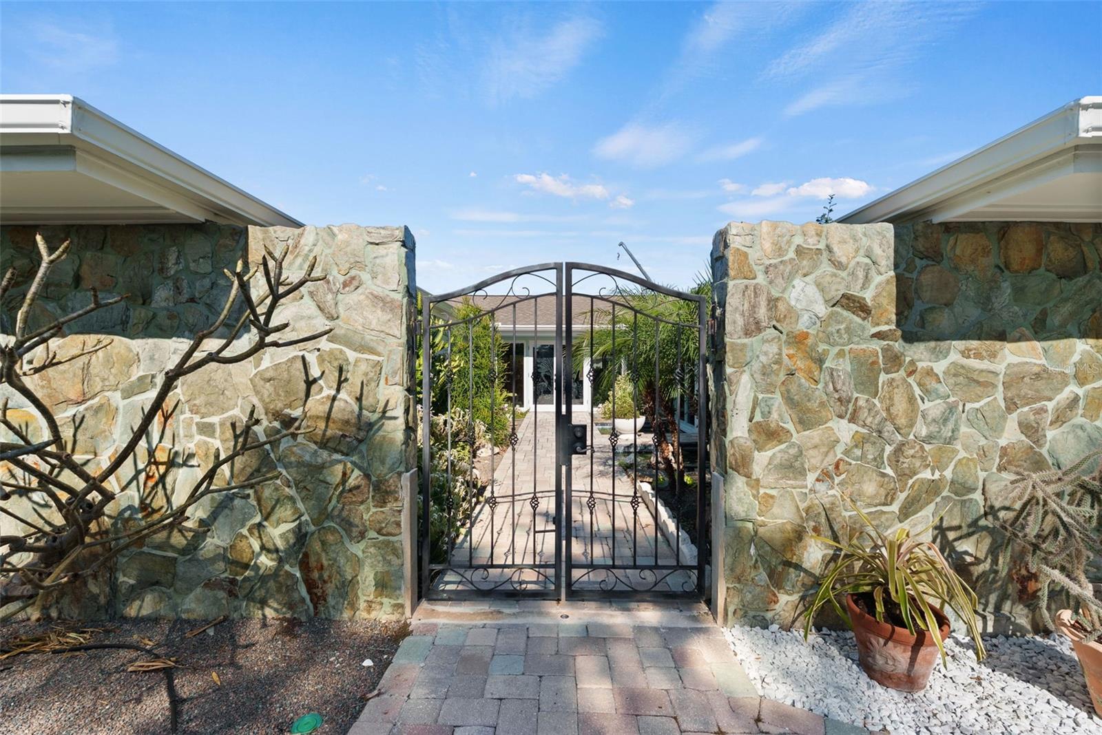 SHORE ACRES VENICE SEC 2ND REPLAT - Residential