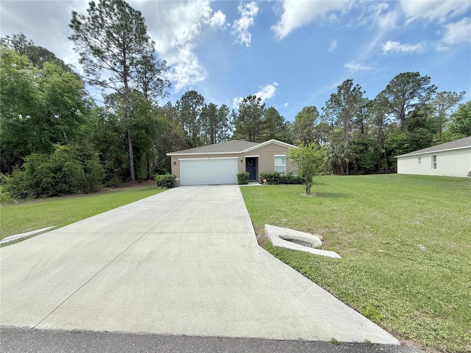 597 LIVE OAK LOOP