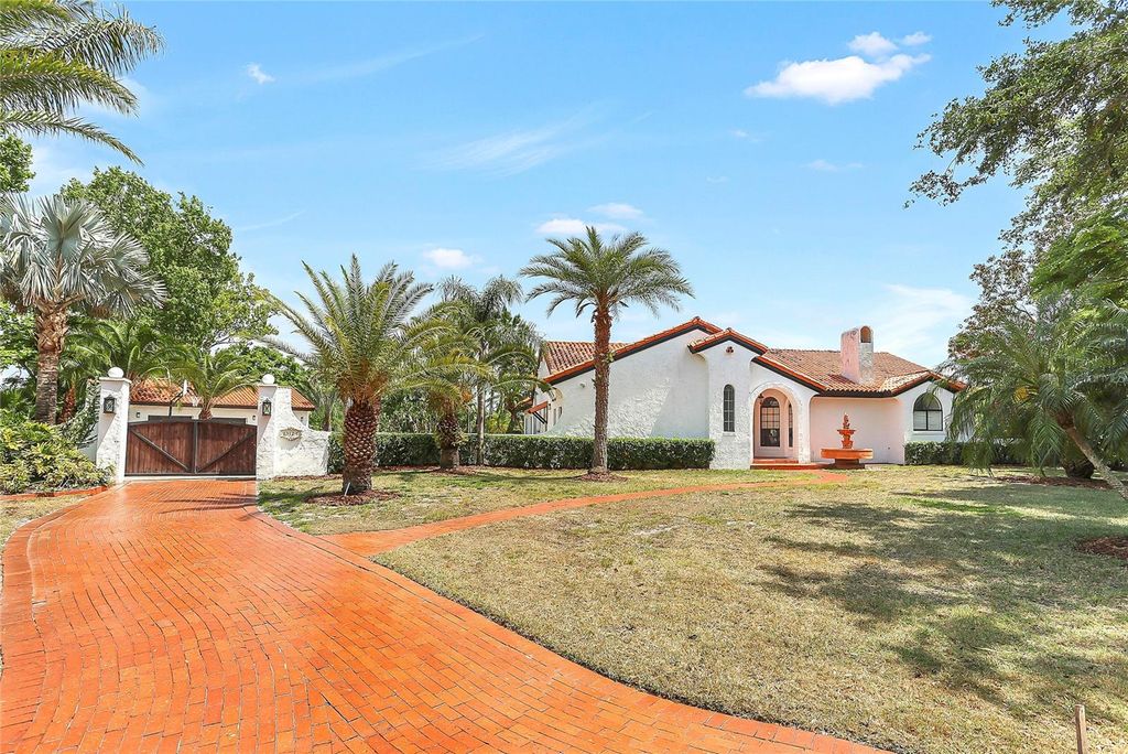 Photo of 13124 Filly Court, Windermere, FL 34786 (MLS # O6303140)