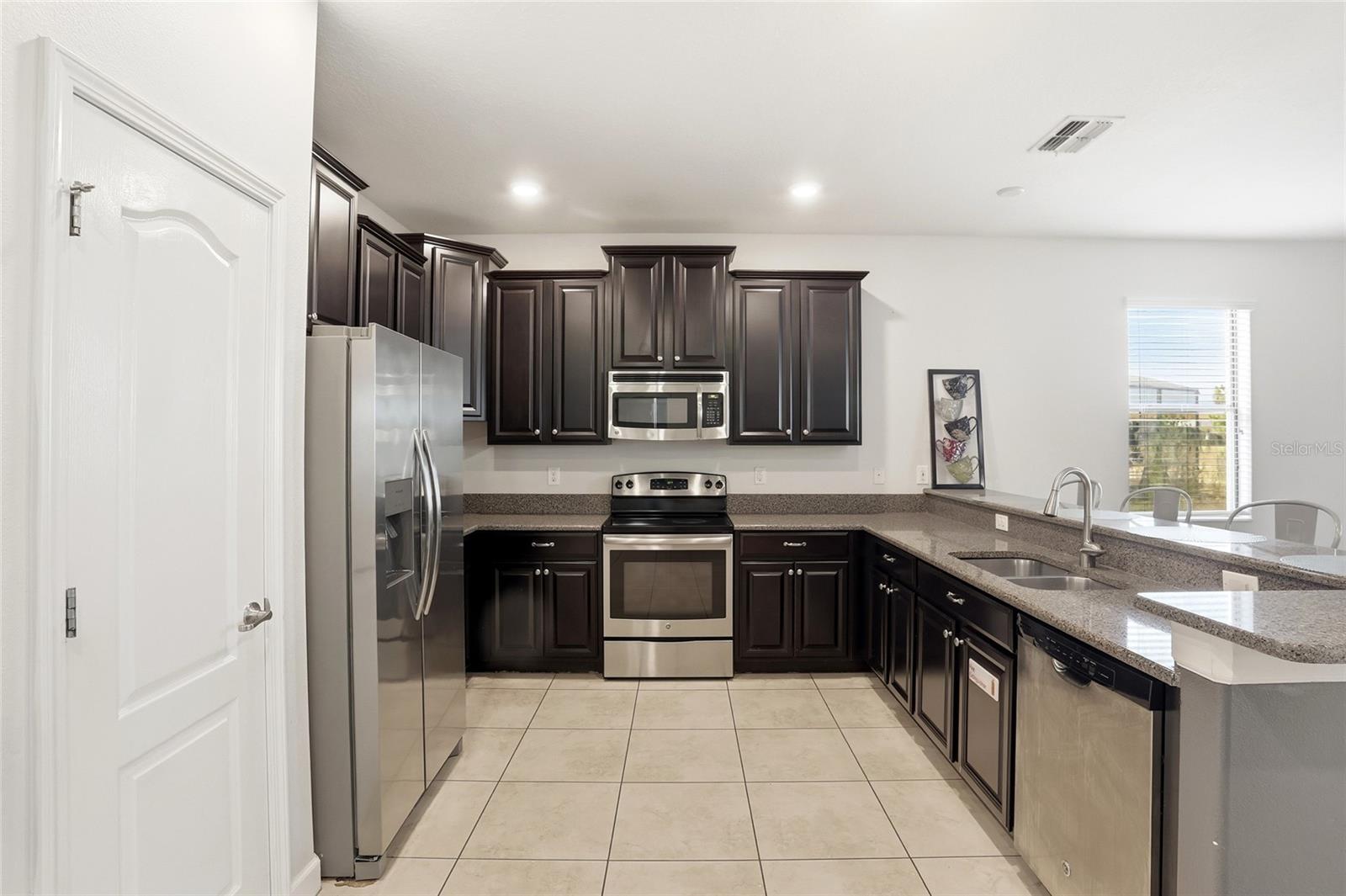 9039 SHADOW MOUNTAIN STREET