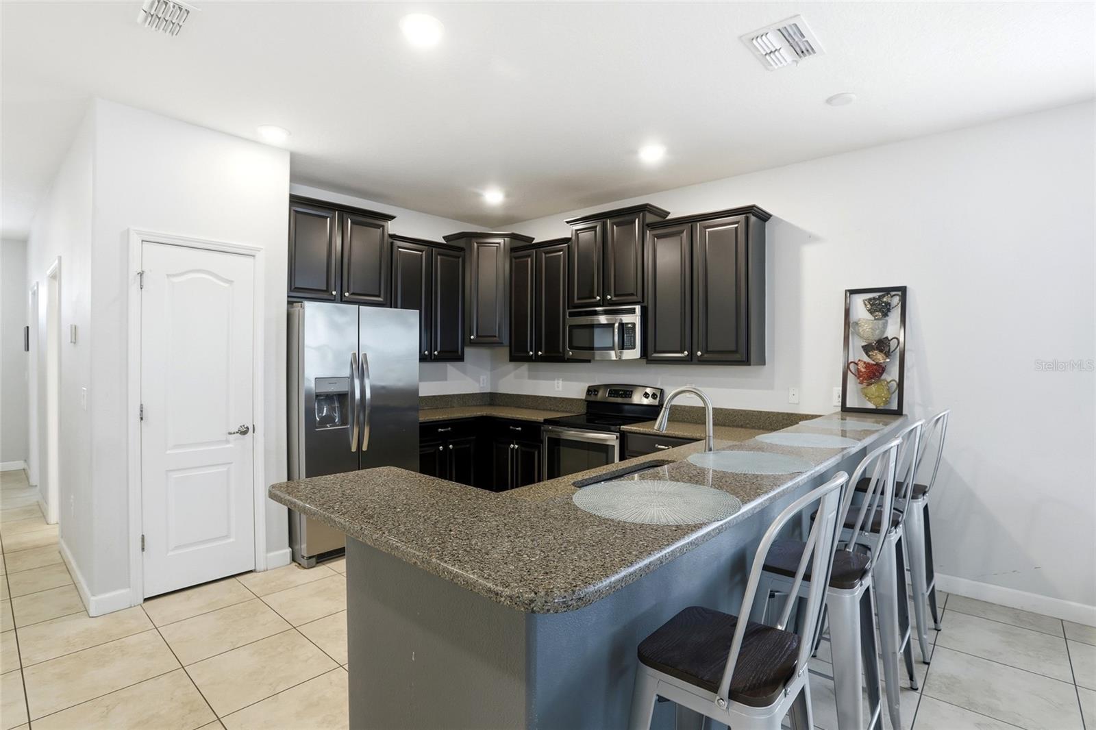 9039 SHADOW MOUNTAIN STREET