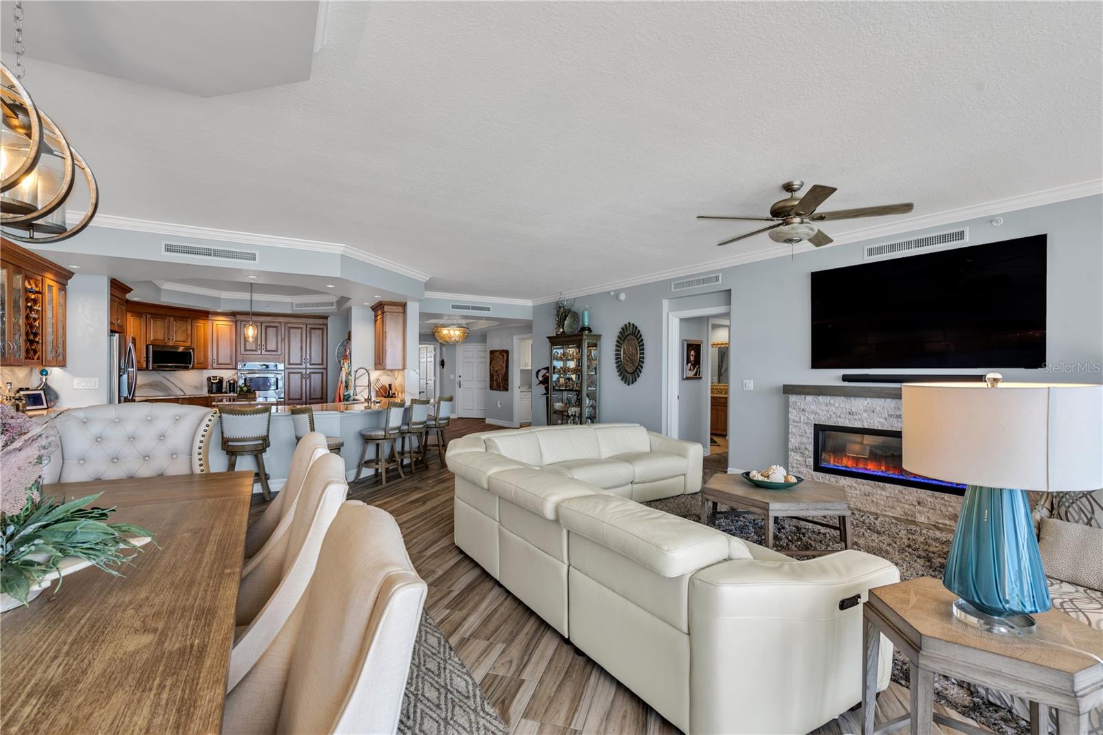 SERENO CONDO - Residential