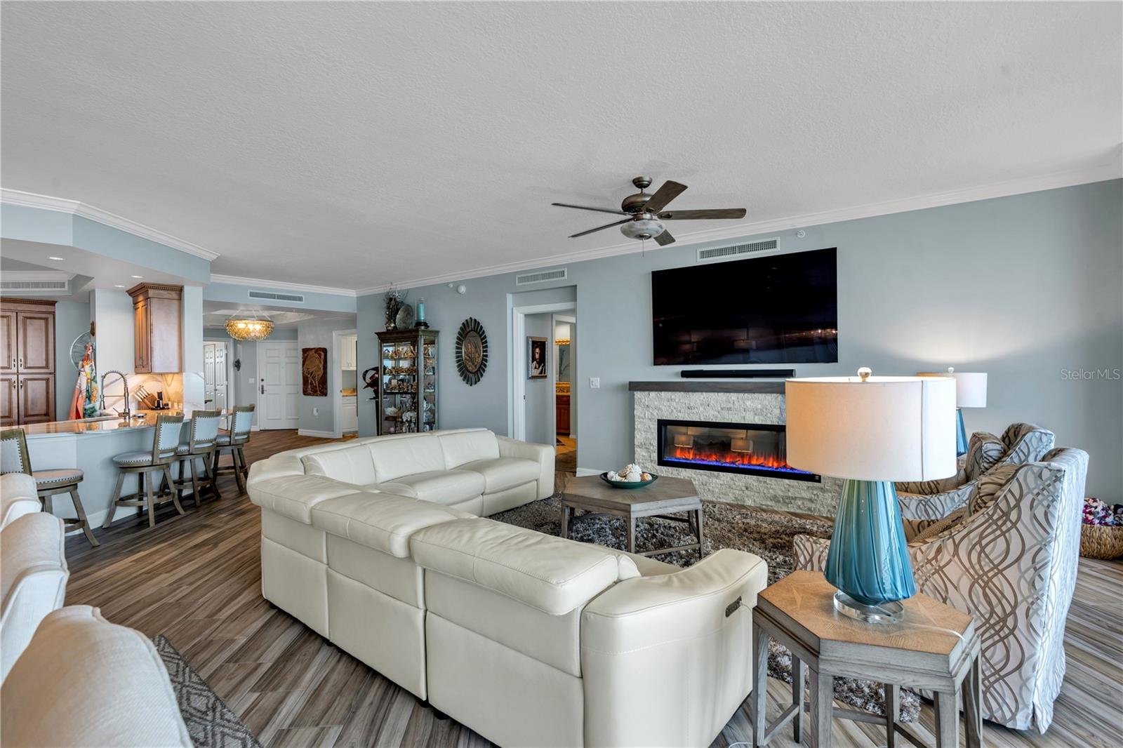 SERENO CONDO - Residential