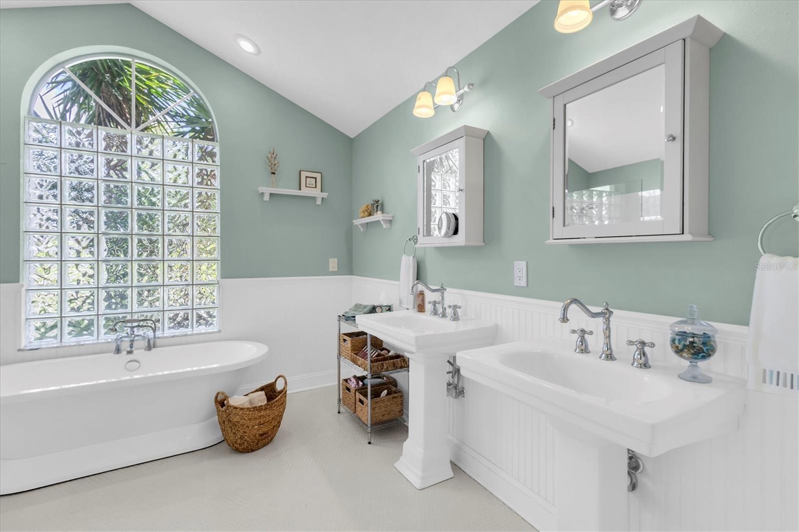 TRINITY OAKS INCREMENT X - Residential