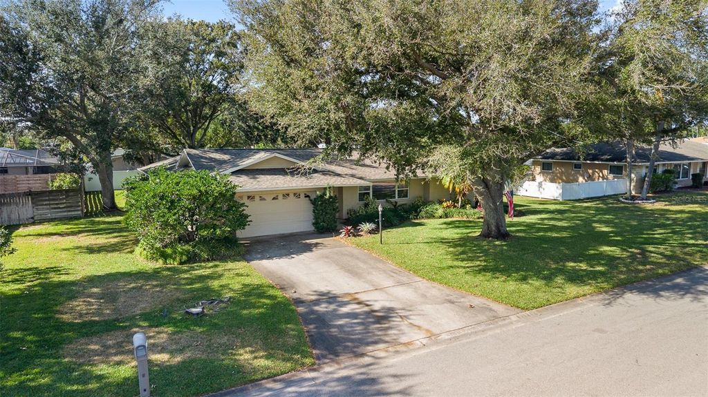 Photo of 1812 48th Street W, Bradenton, FL 34209 (MLS # A4674278)