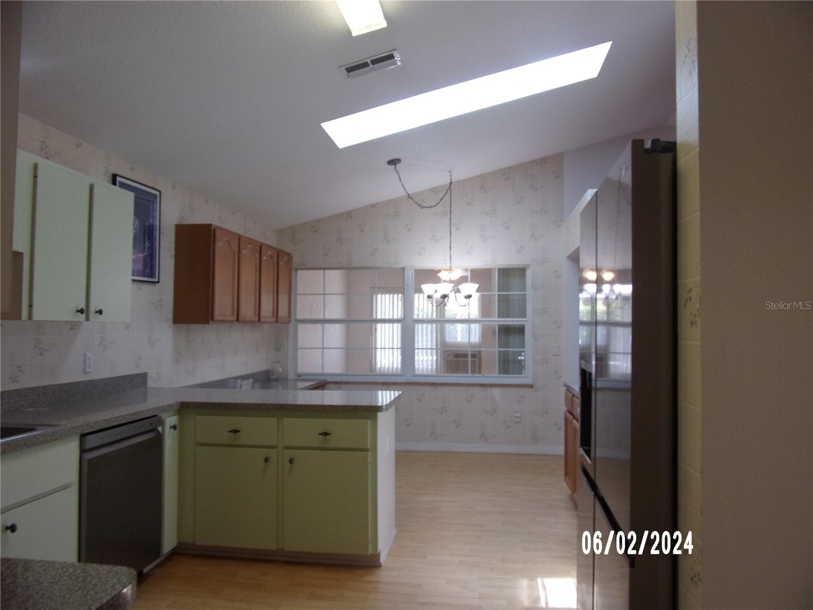 Photo 9 of 26 of 11372 SE 178TH PLACE house