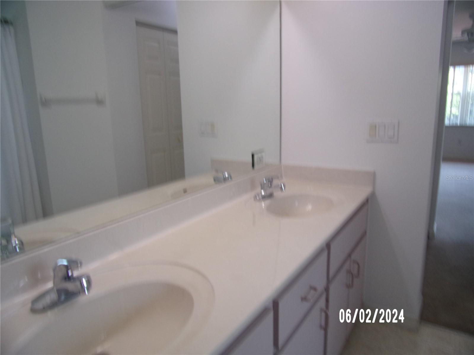 Photo 17 of 26 of 11372 SE 178TH PLACE house