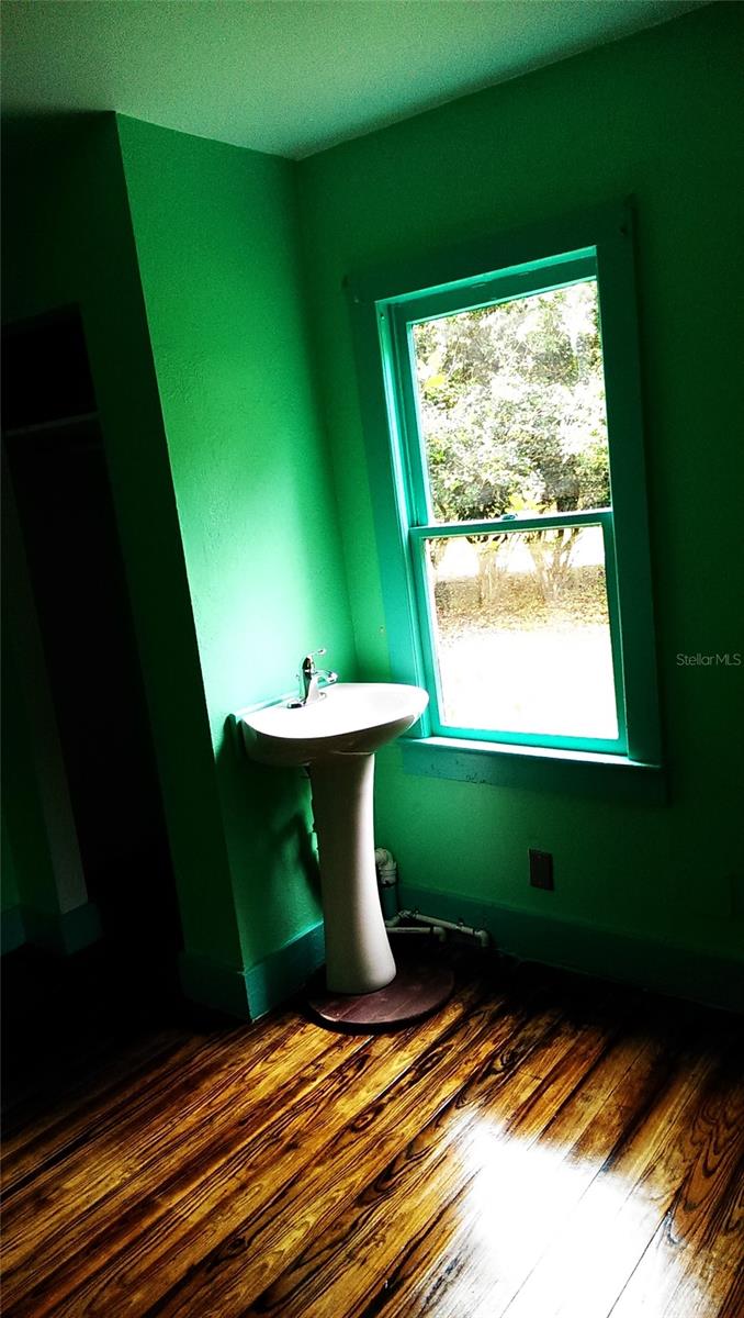 DELAND AREA SEC 4 S OF KY AVE - Residential Income