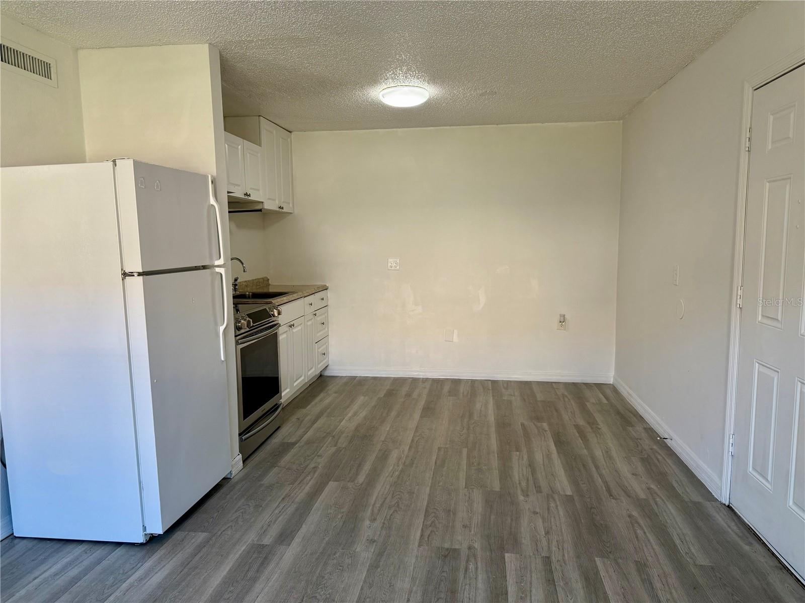 WESTCHESTER MANOR A CONDOMINIU - Residential Lease