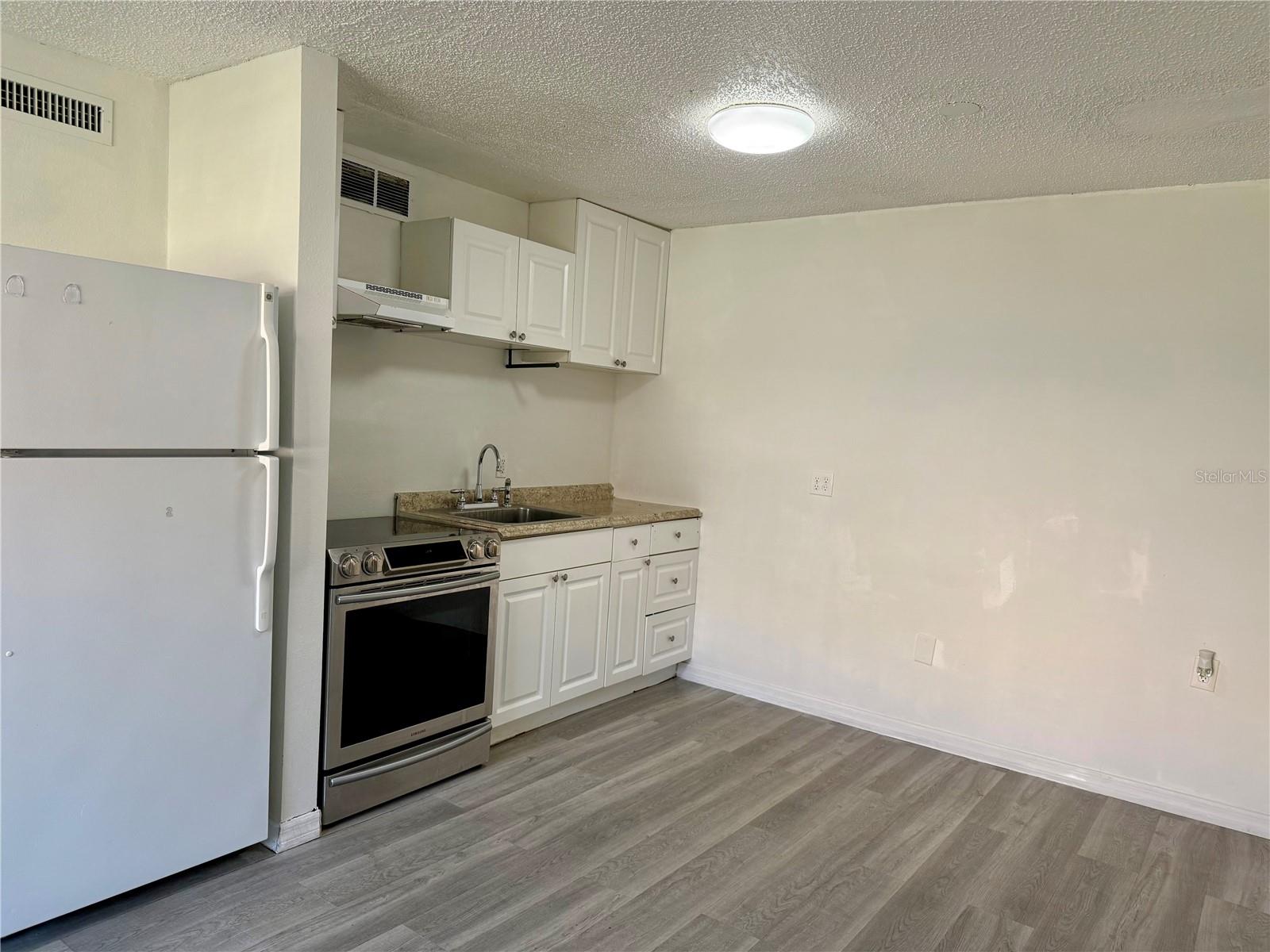 WESTCHESTER MANOR A CONDOMINIU - Residential Lease